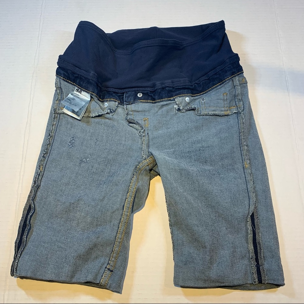 Sz. 2 H&M &Denim distressed maternity medium wash denim shorts - Picture 11 of 11